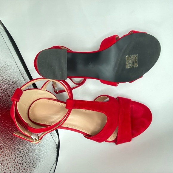 Red Velvet Women's Sandales with 2”Heels Pre-Loved Excellent Condition Size 39 - Picture 11 of 16